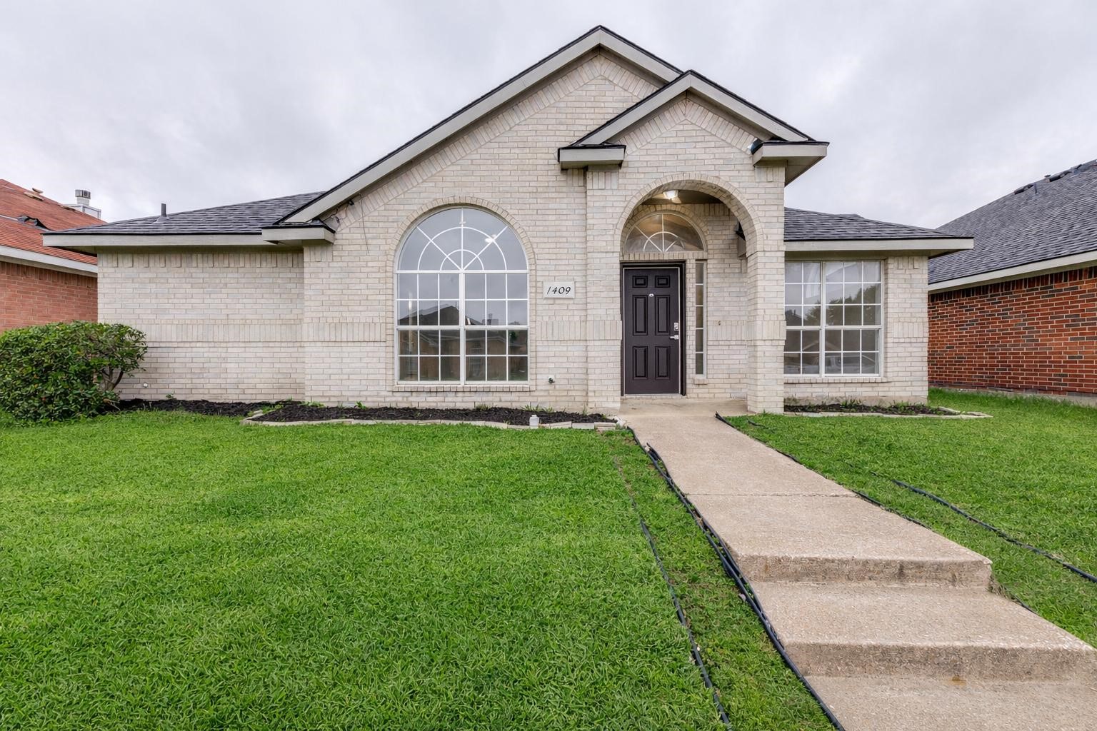 1409 Jessica Lane Mesquite TX 75149