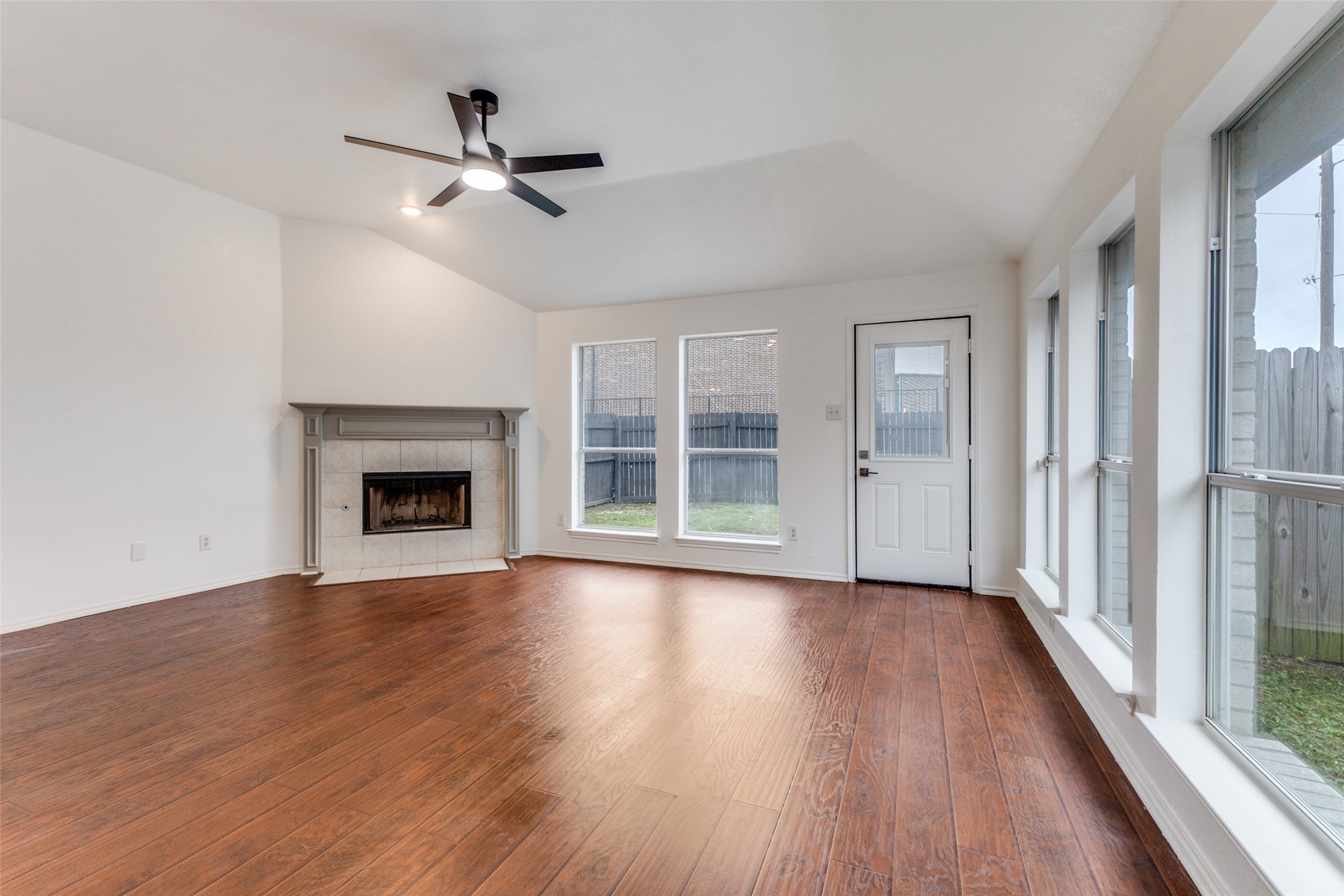 1409 Jessica Lane Mesquite TX 75149