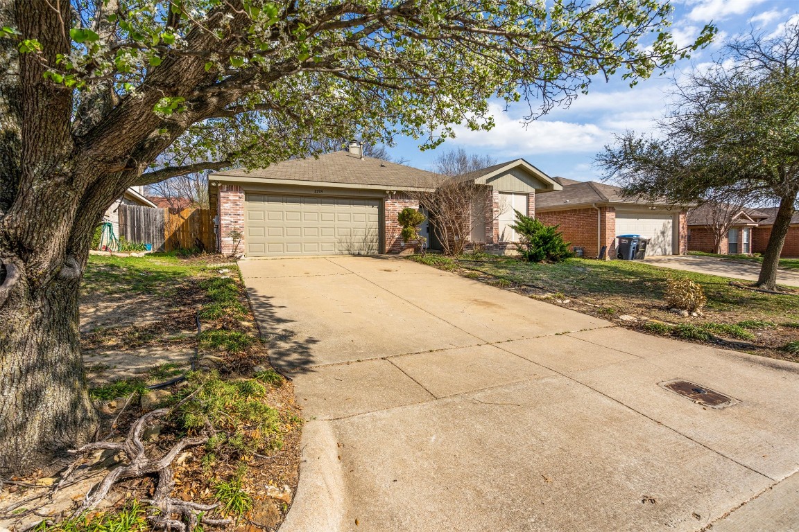 2209 Whispering Wind Street Fort Worth TX 76108