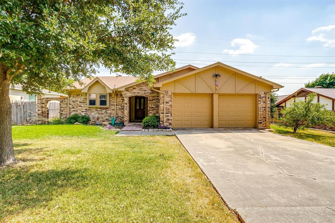 6512 Circleview Drive North Richland Hills TX 76180