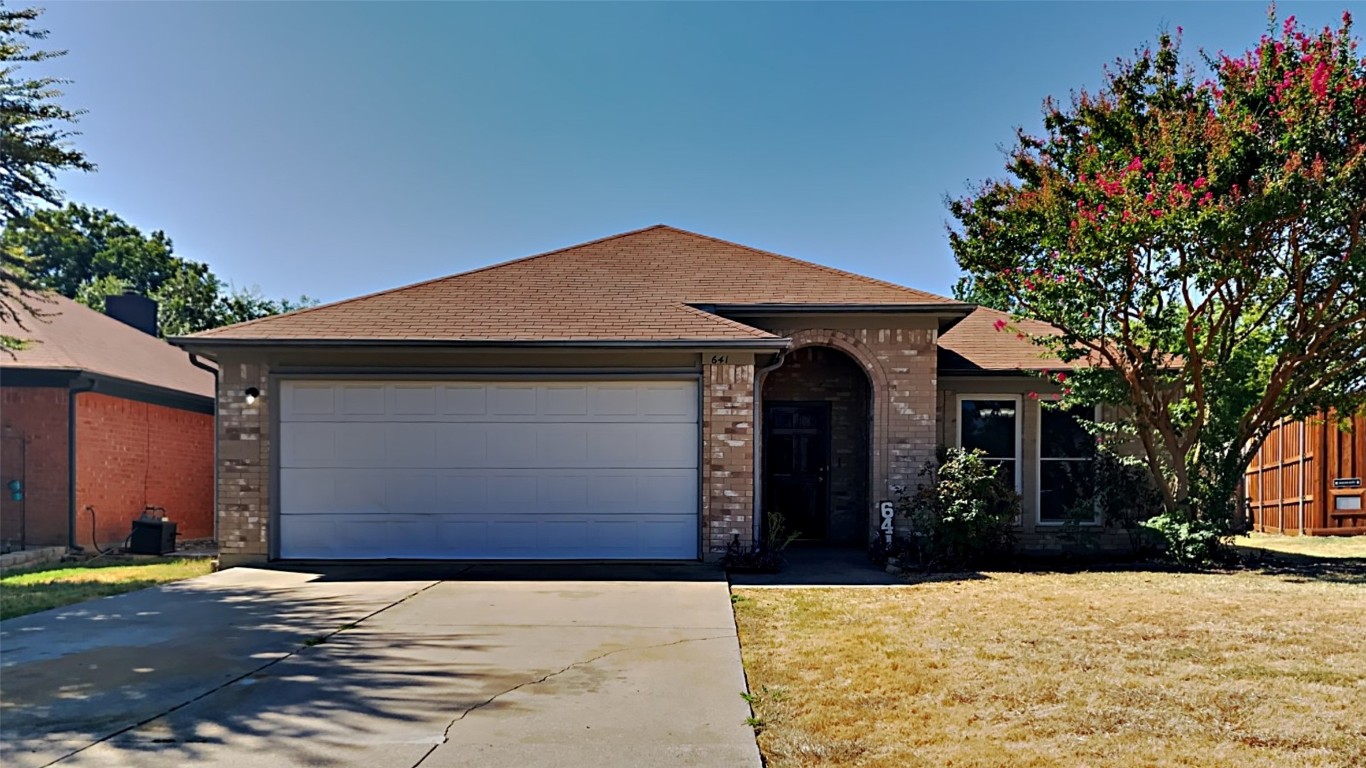 641 Woodacre Drive Grand Prairie TX 75052