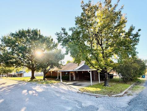 300 Denton Court Collinsville TX 76233