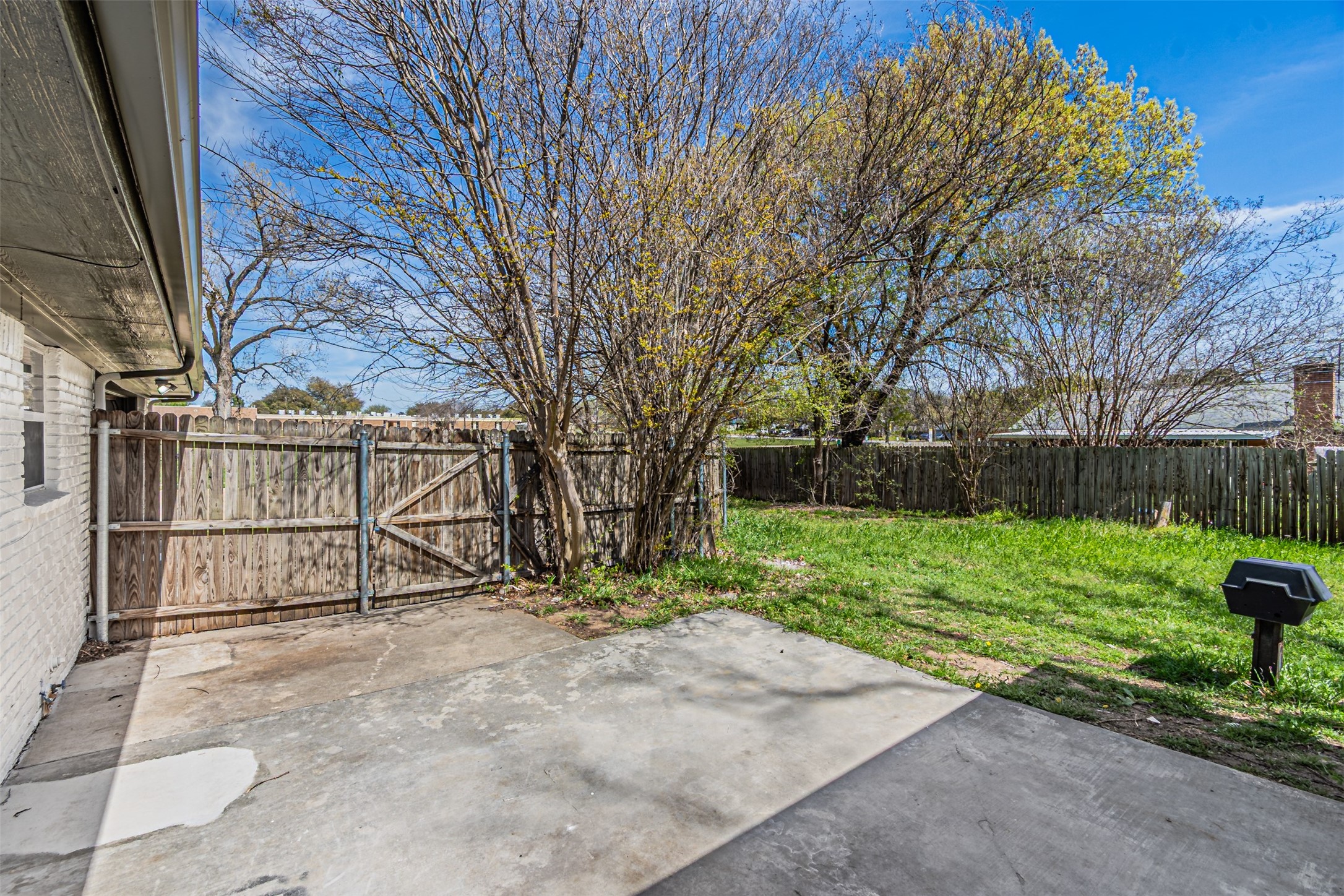 1951 Terbet Lane Fort Worth TX 76112