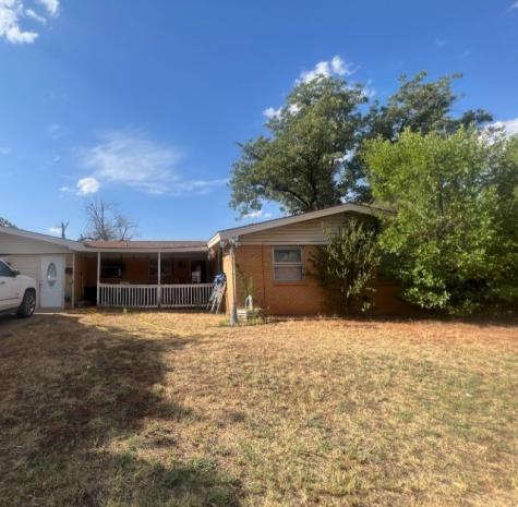 1307 Grand Avenue Sweetwater TX 79556