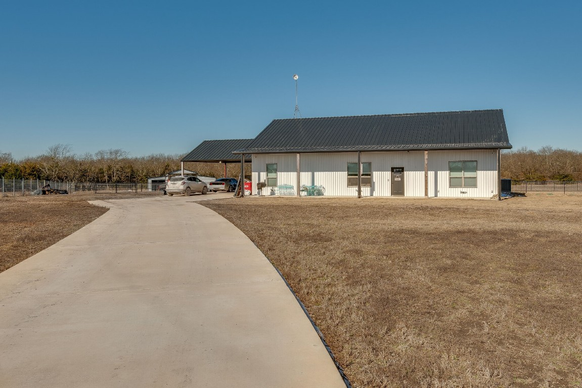 481 County Road 4928 Trenton TX 75490