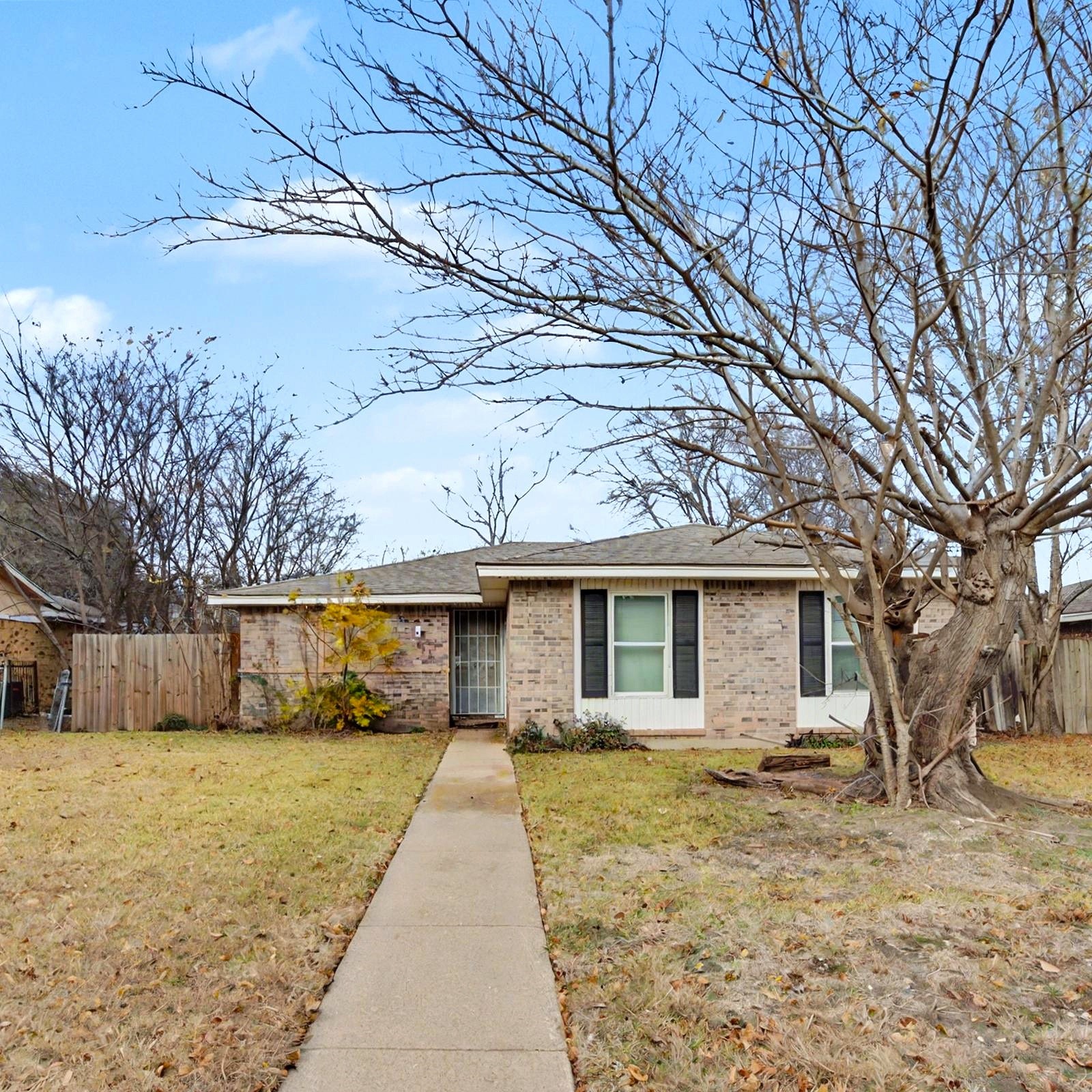 805 Cherry Hills Drive Lancaster TX 75134