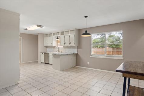 1110 Gifford Drive Granbury TX 76048
