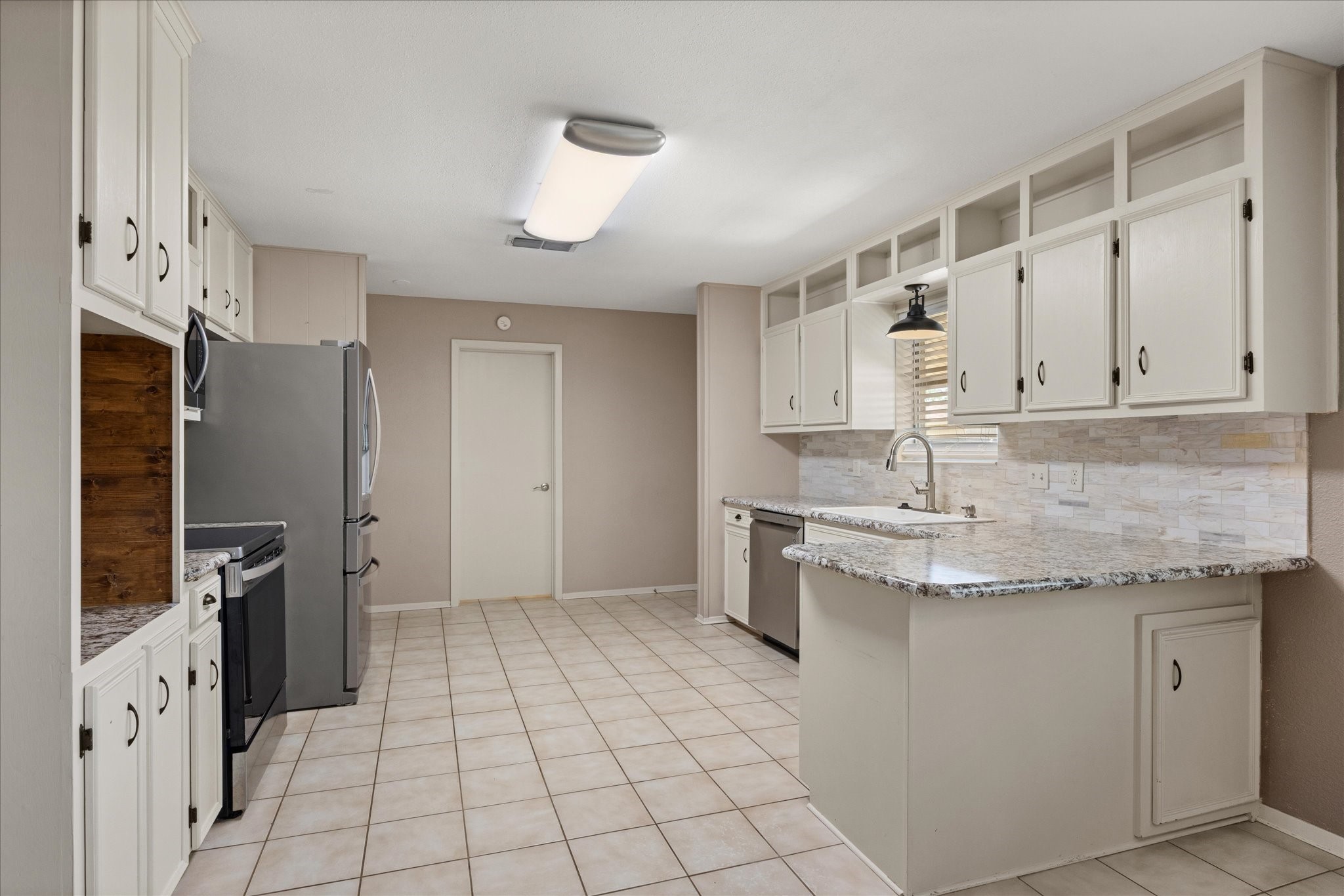 1110 Gifford Drive Granbury TX 76048