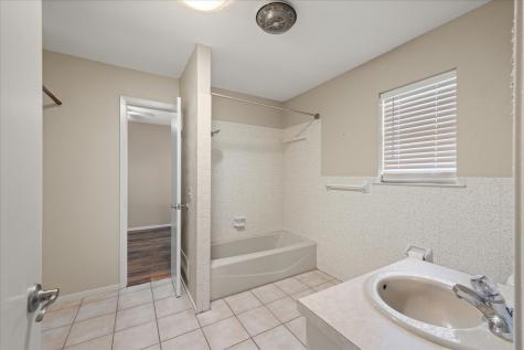 1110 Gifford Drive Granbury TX 76048