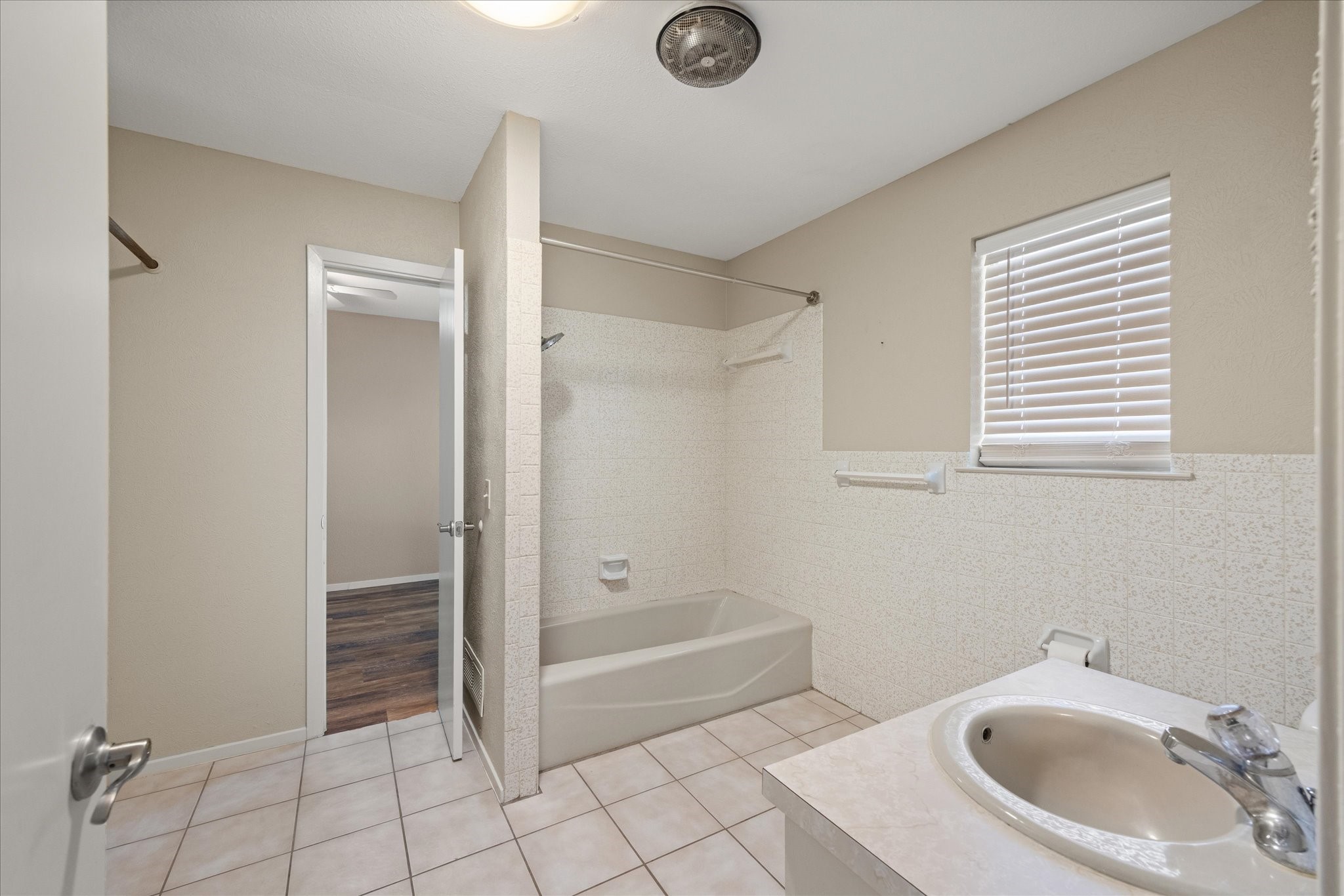 1110 Gifford Drive Granbury TX 76048