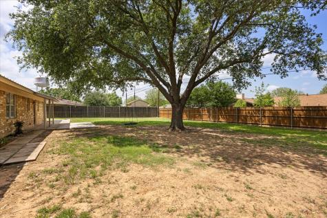 1110 Gifford Drive Granbury TX 76048