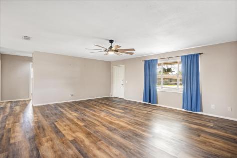 1110 Gifford Drive Granbury TX 76048