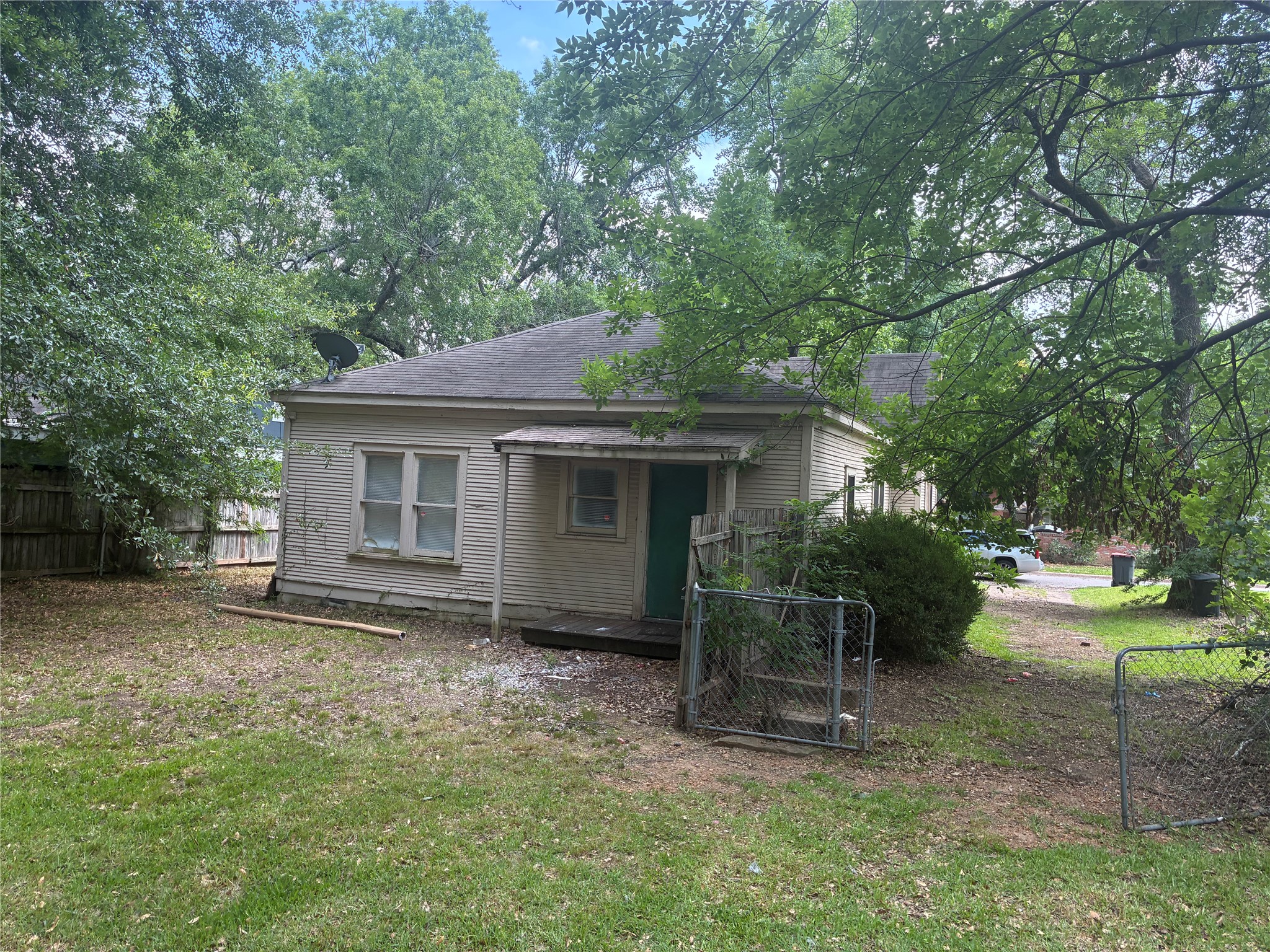 2217 Simpson Street Paris TX 75460