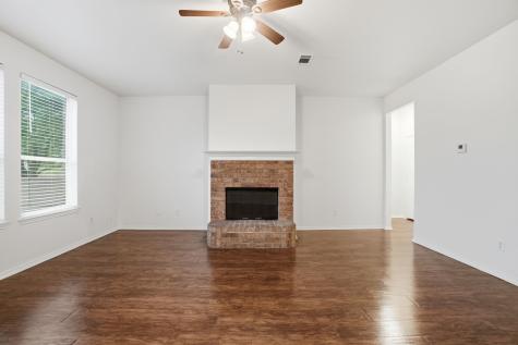100 Bob White Drive Red Oak TX 75154