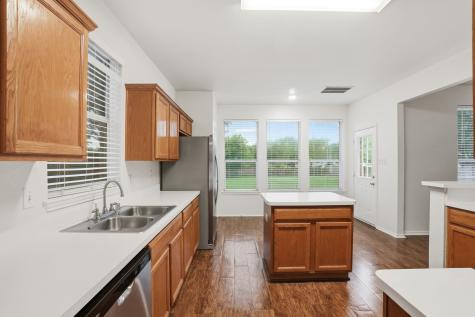 100 Bob White Drive Red Oak TX 75154