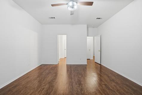100 Bob White Drive Red Oak TX 75154