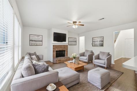 100 Bob White Drive Red Oak TX 75154
