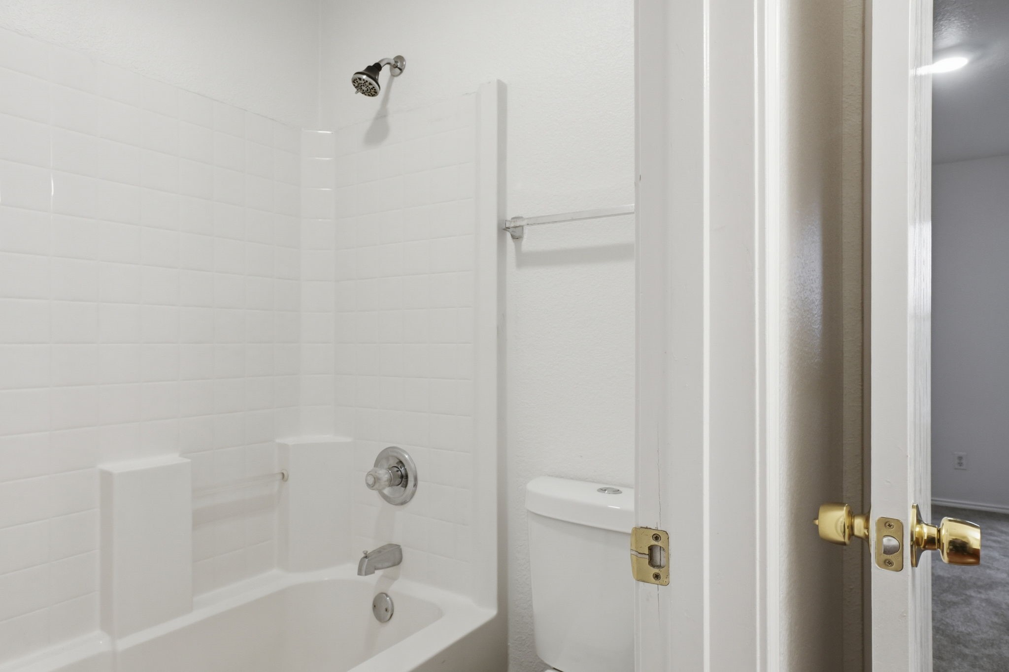 100 Bob White Drive Red Oak TX 75154