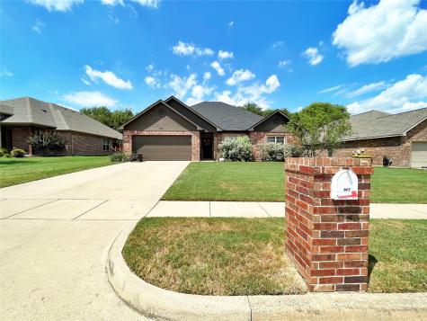 807 Brandt Street Grandview TX 76050