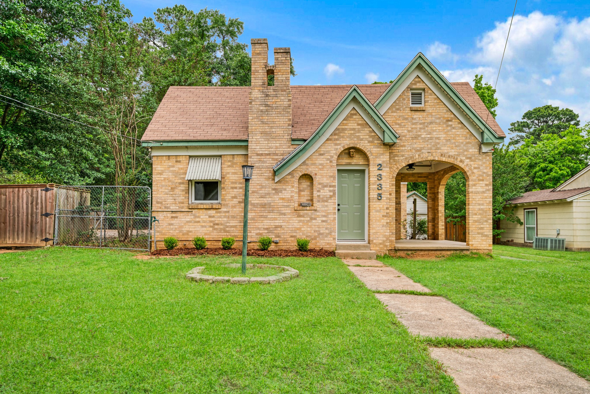 2335 Simpson Street Paris TX 75460
