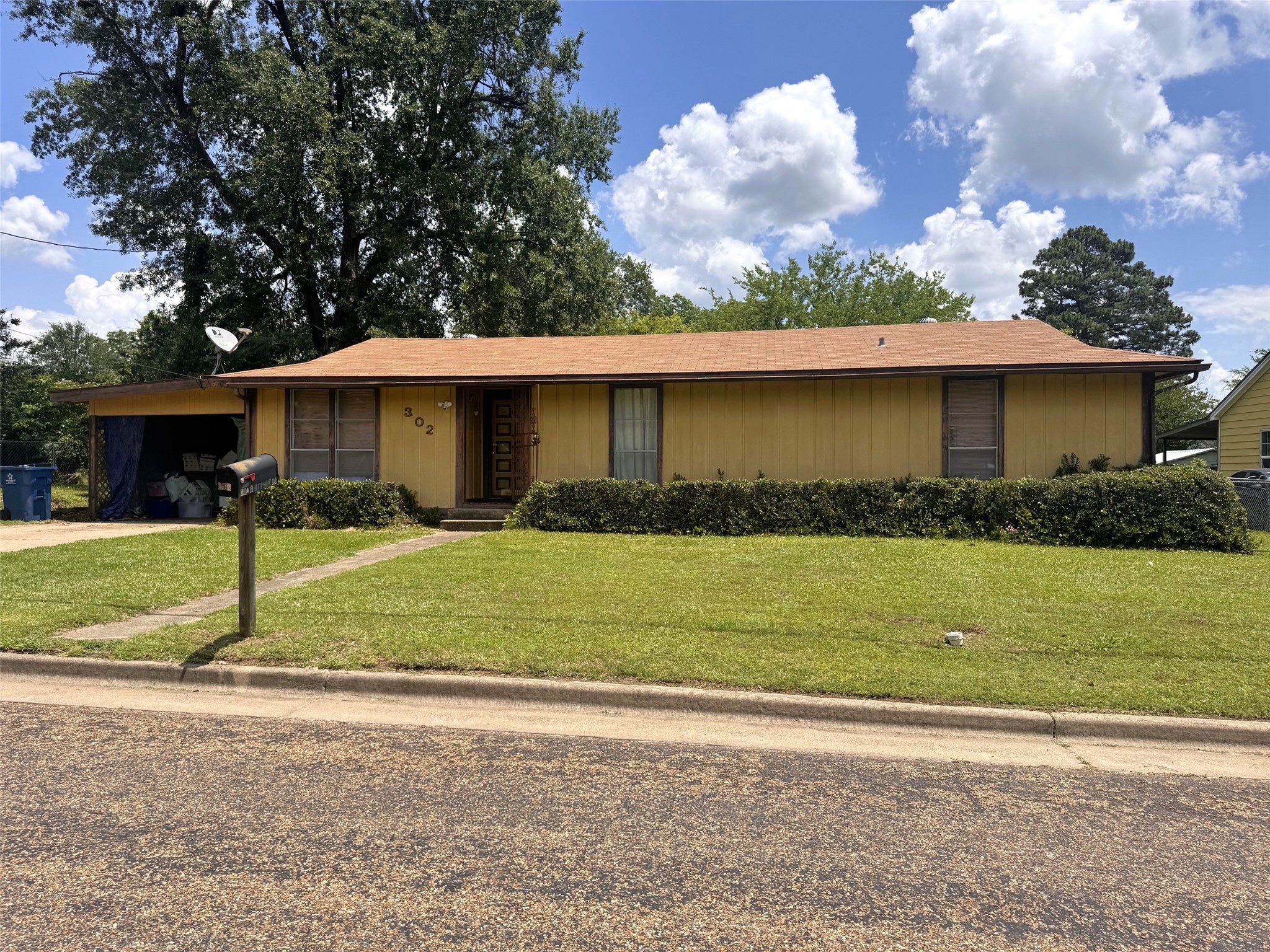 302 N O'tyson Mt Pleasant TX 75455
