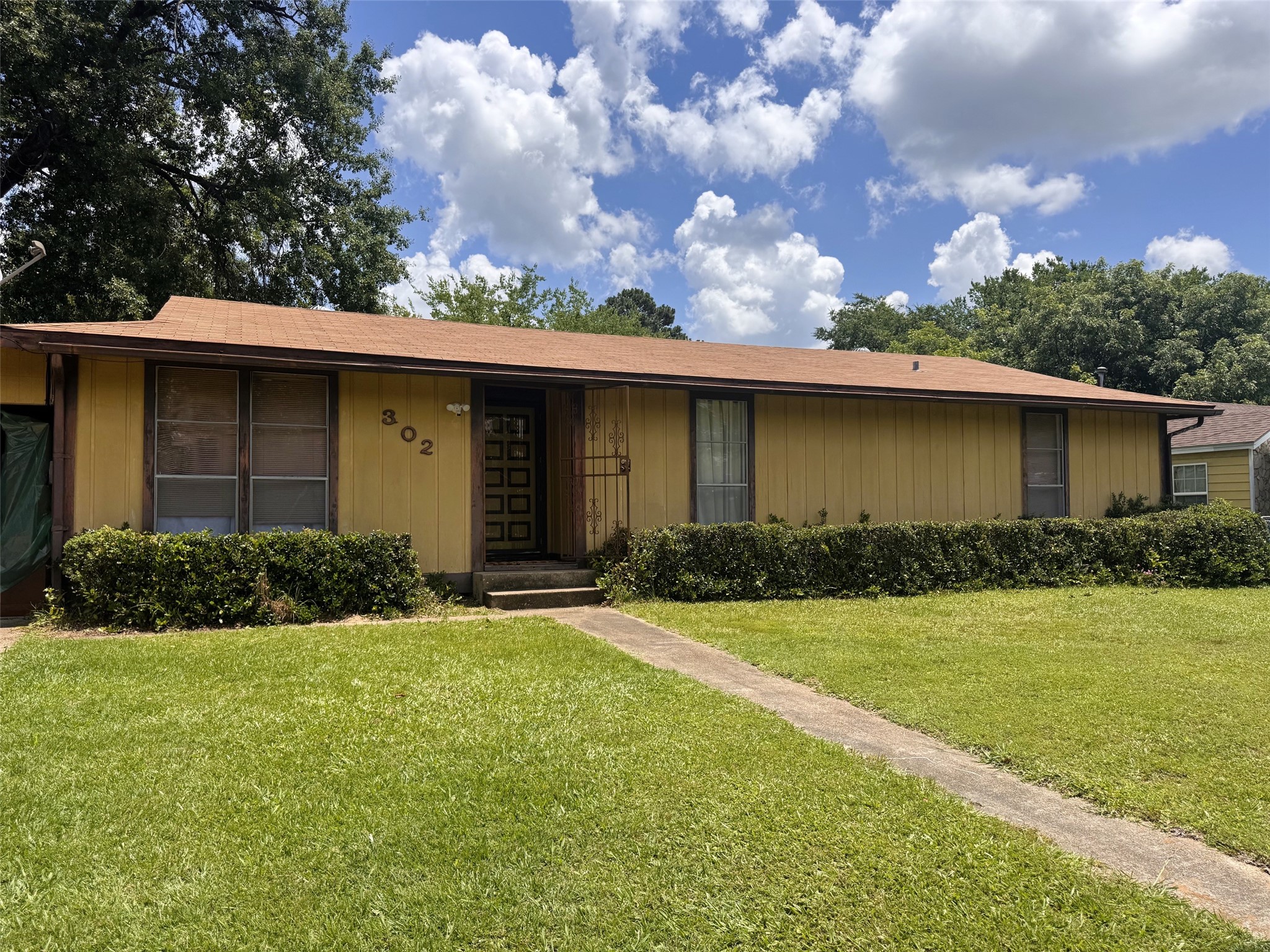 302 N O'tyson Mt Pleasant TX 75455