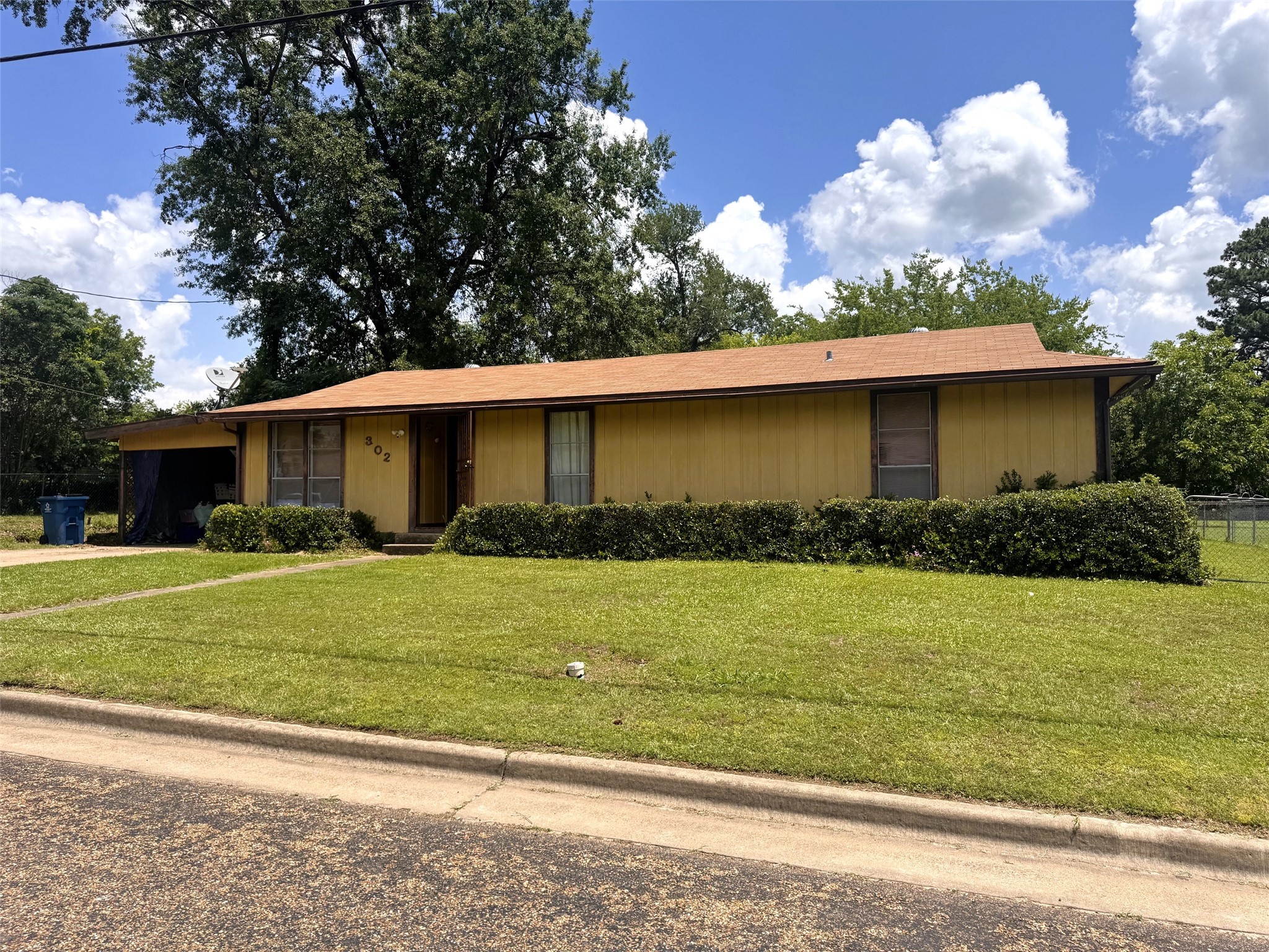 302 N O'tyson Mt Pleasant TX 75455