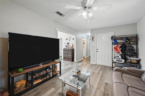 2701 Mims Street Fort Worth TX 76112