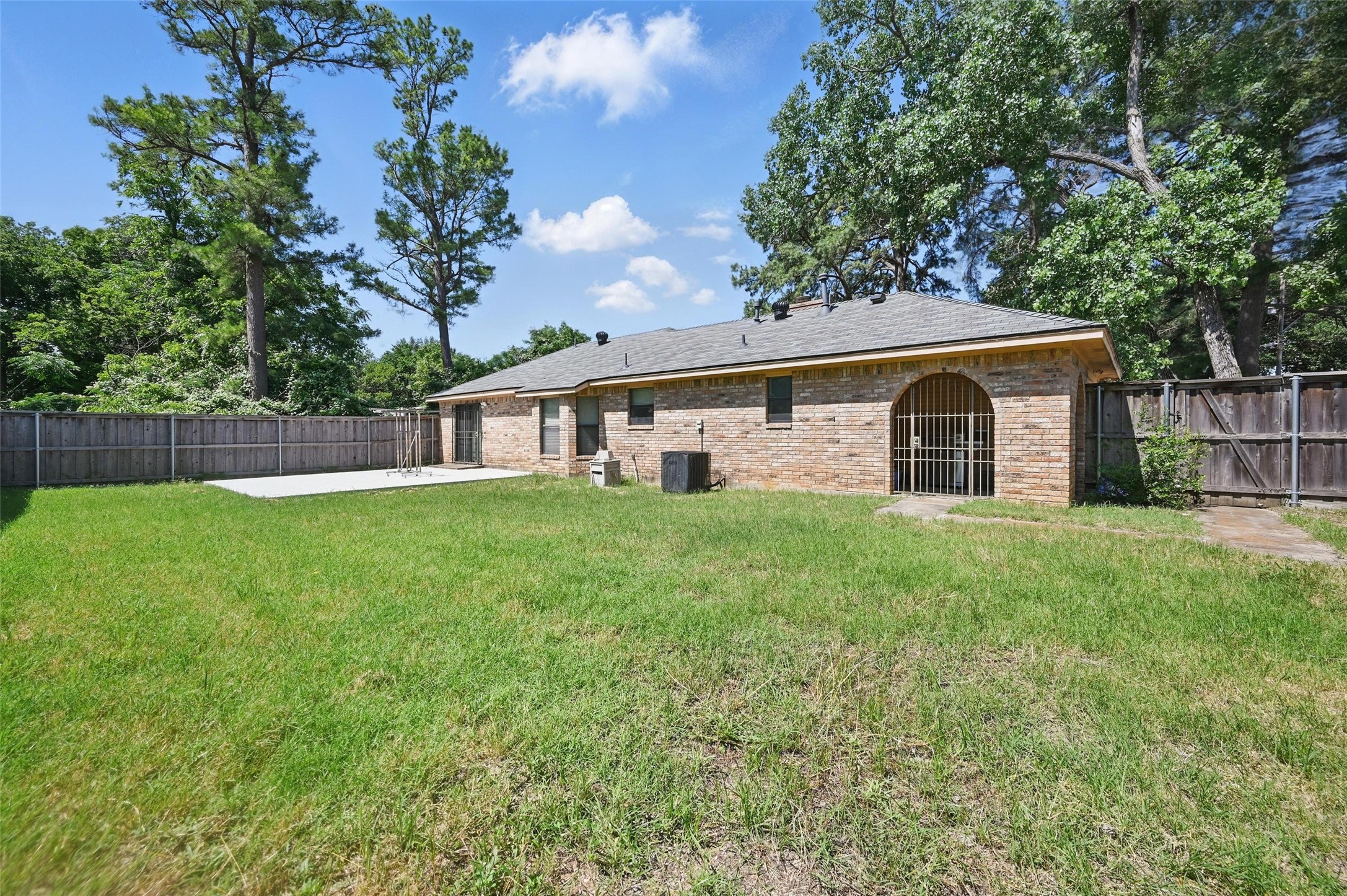 2701 Mims Street Fort Worth TX 76112