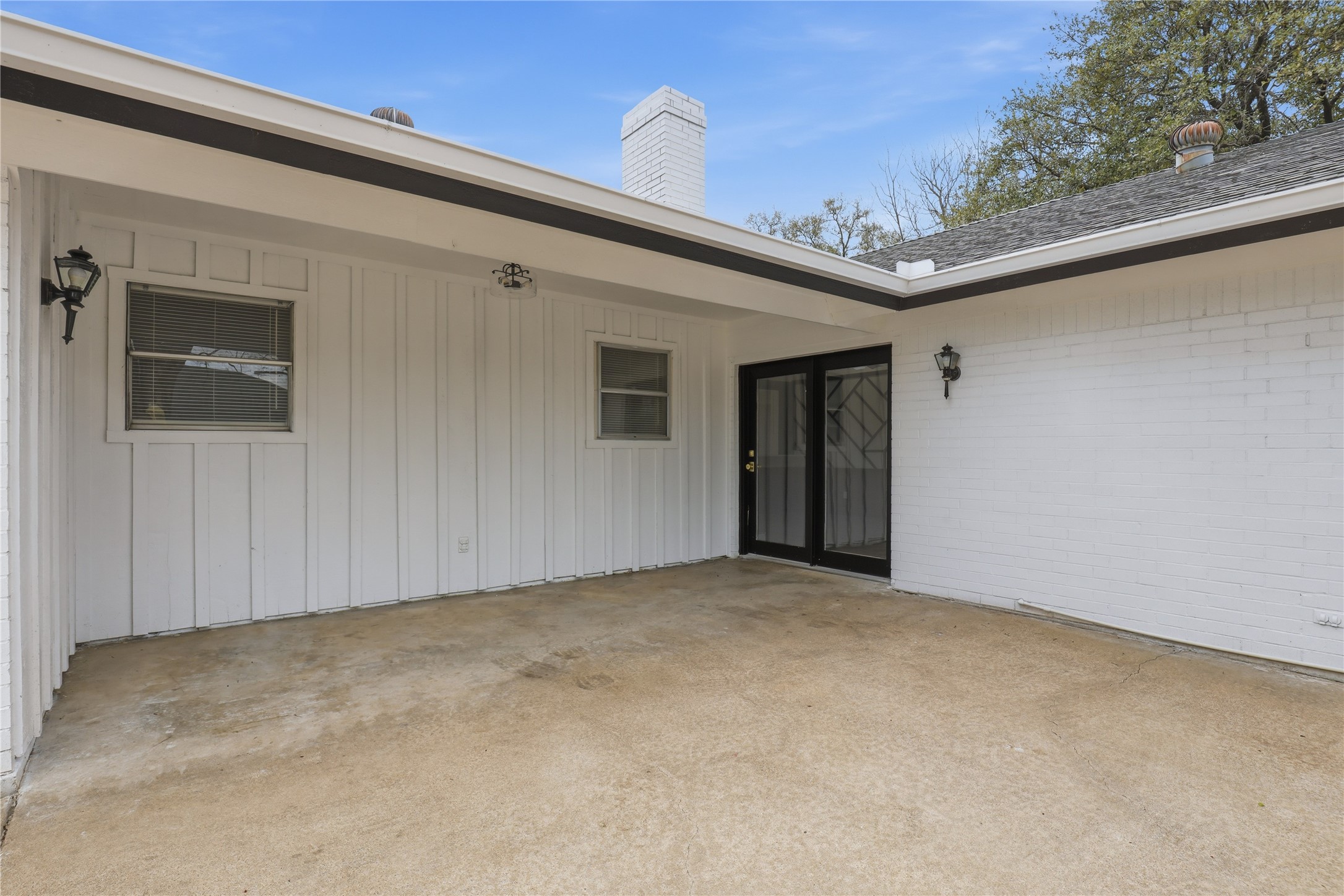 317 Cedar Creek Court Fort Worth TX 76103
