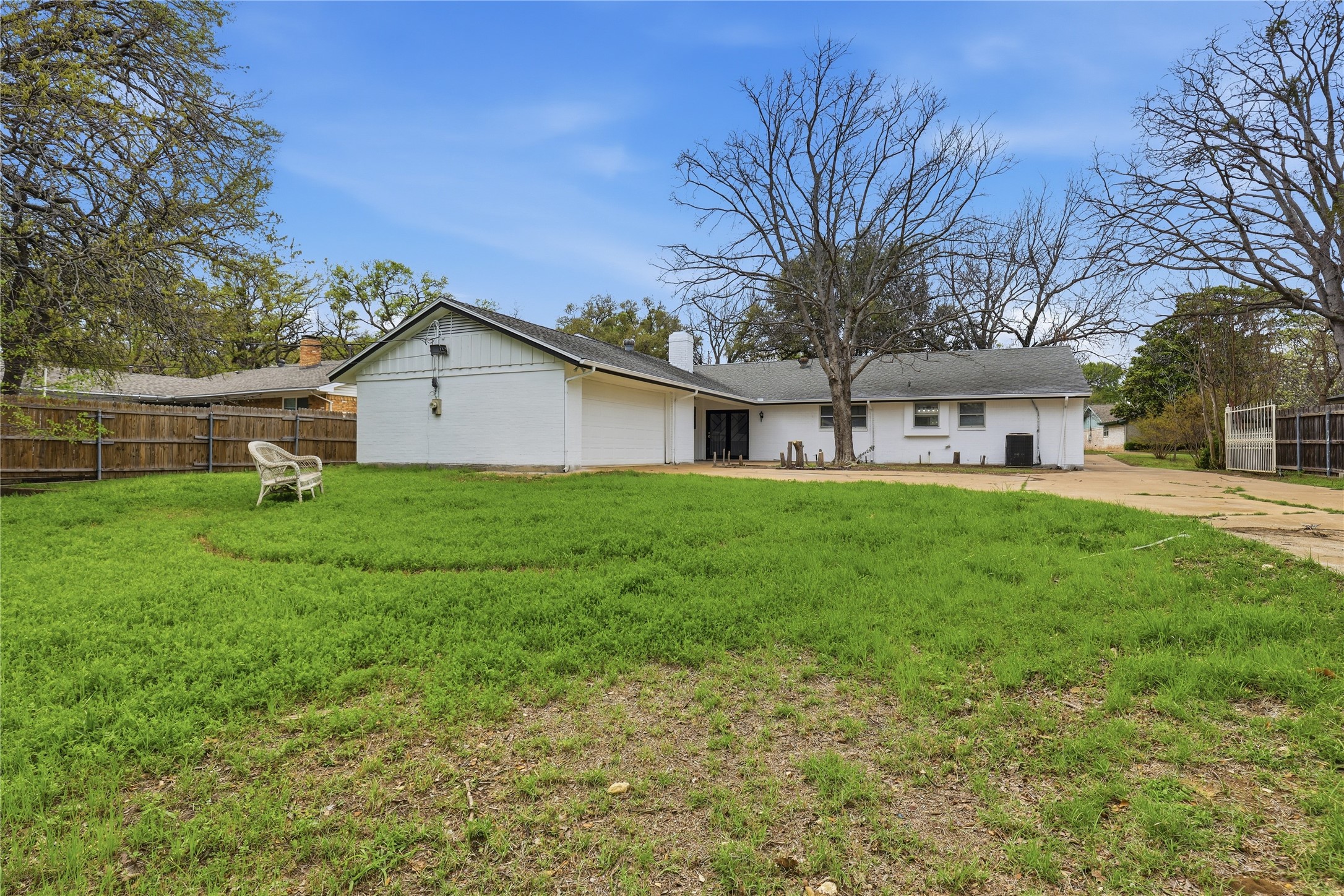 317 Cedar Creek Court Fort Worth TX 76103