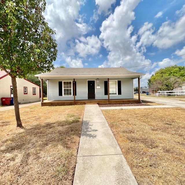 705 N Washington Street Farmersville TX 75442