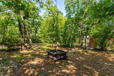 101 Hollyhill Lane Denton TX 76205