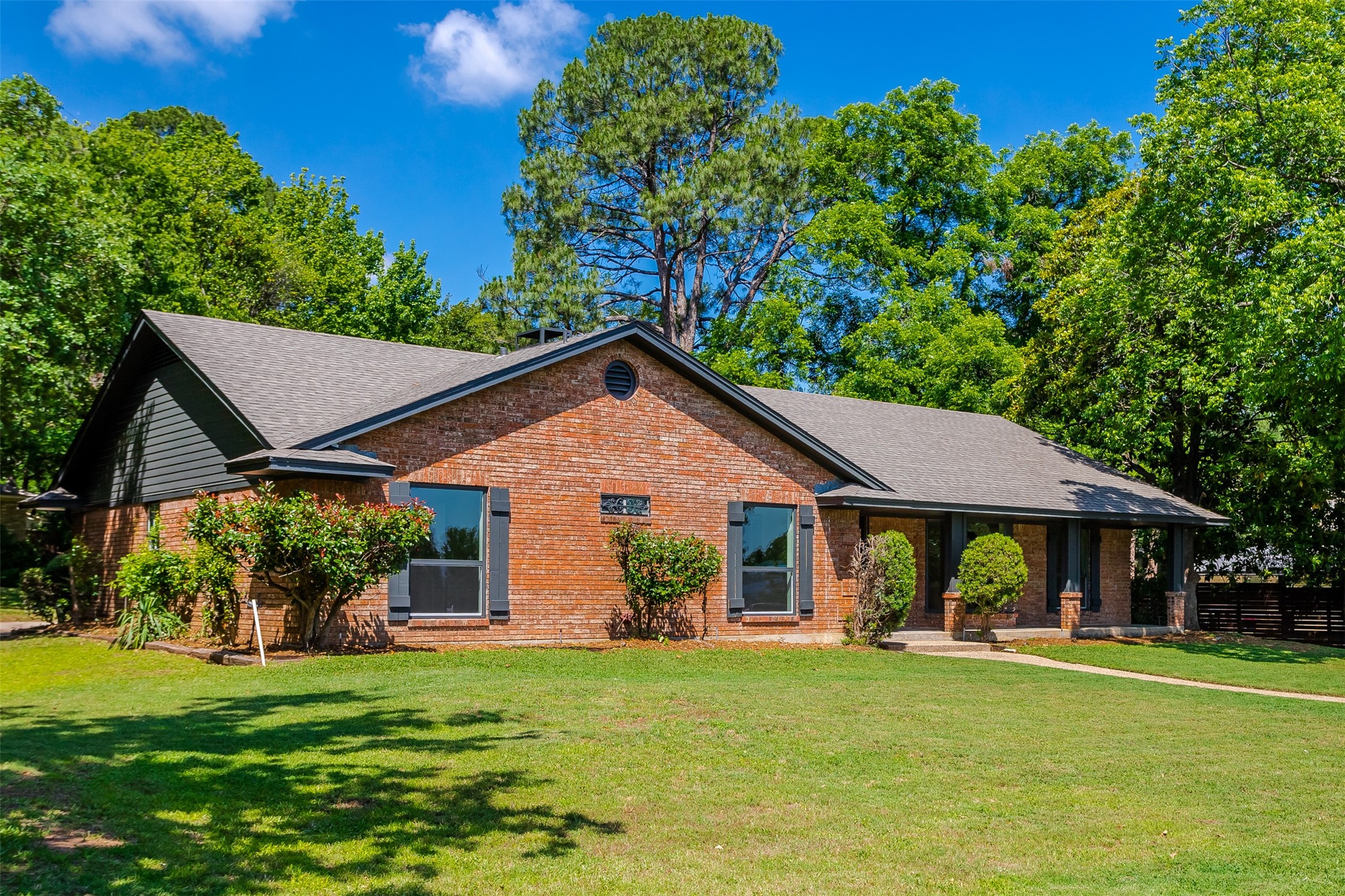 101 Hollyhill Lane Denton TX 76205