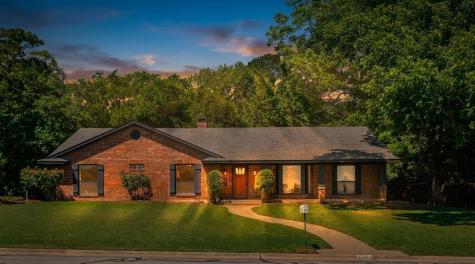 101 Hollyhill Lane Denton TX 76205