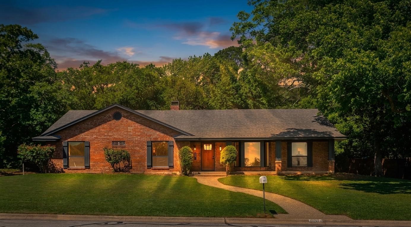 101 Hollyhill Lane Denton TX 76205