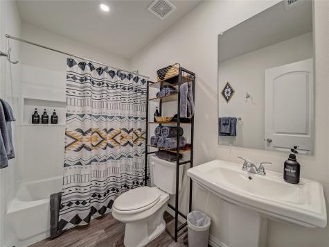 921 W 9th Street Bonham TX 75418