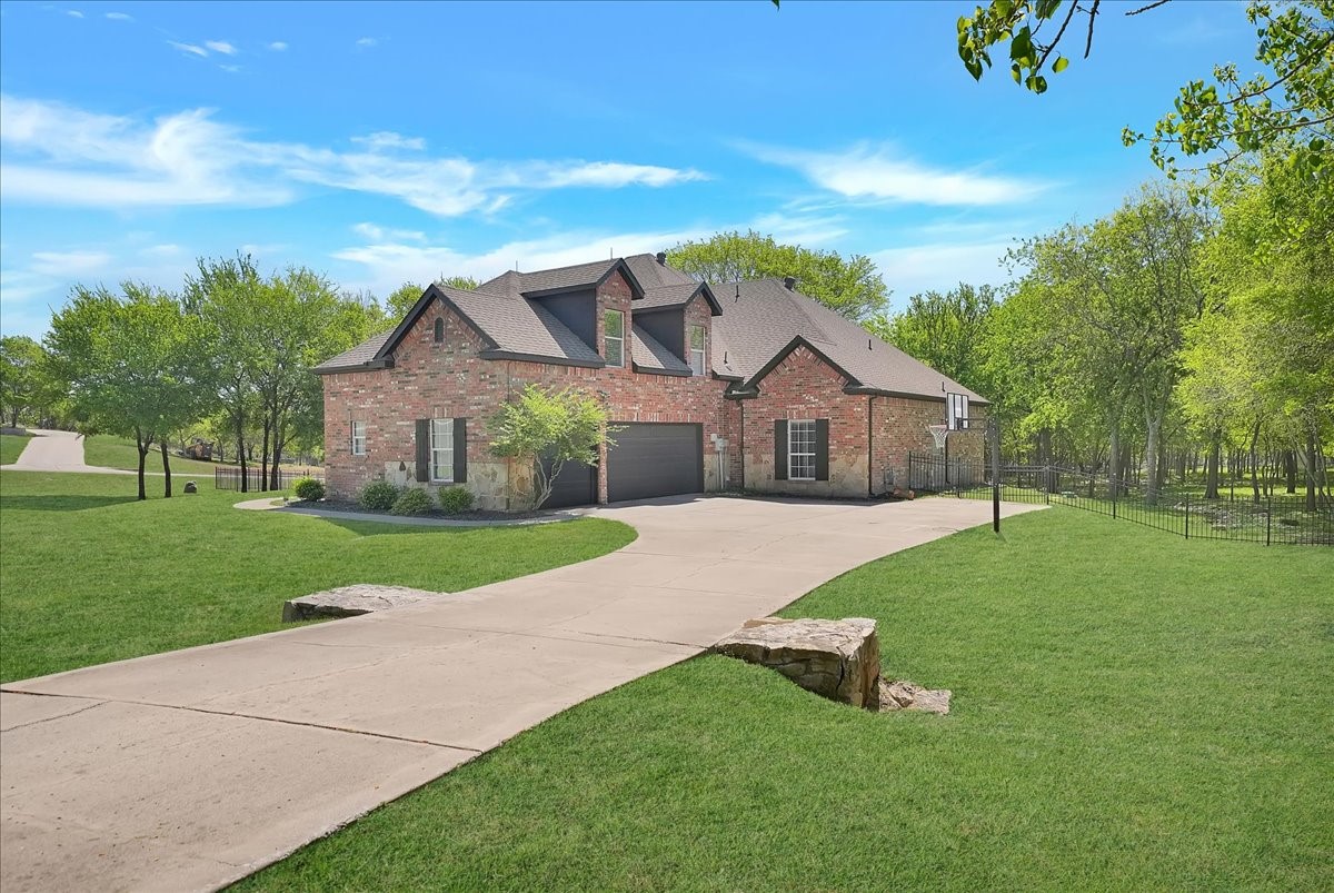 101 Deer Crossing Way Azle TX 76020