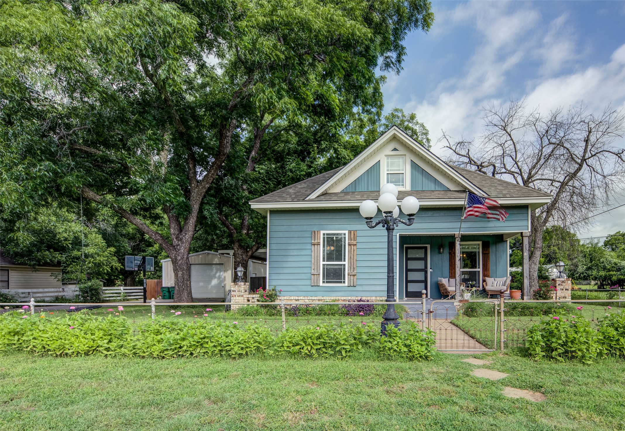 200 S Crane Street Alvord TX 76225