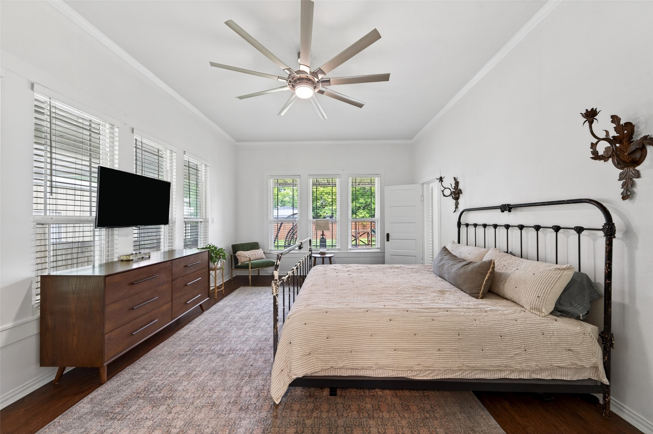 200 S Crane Street Alvord TX 76225