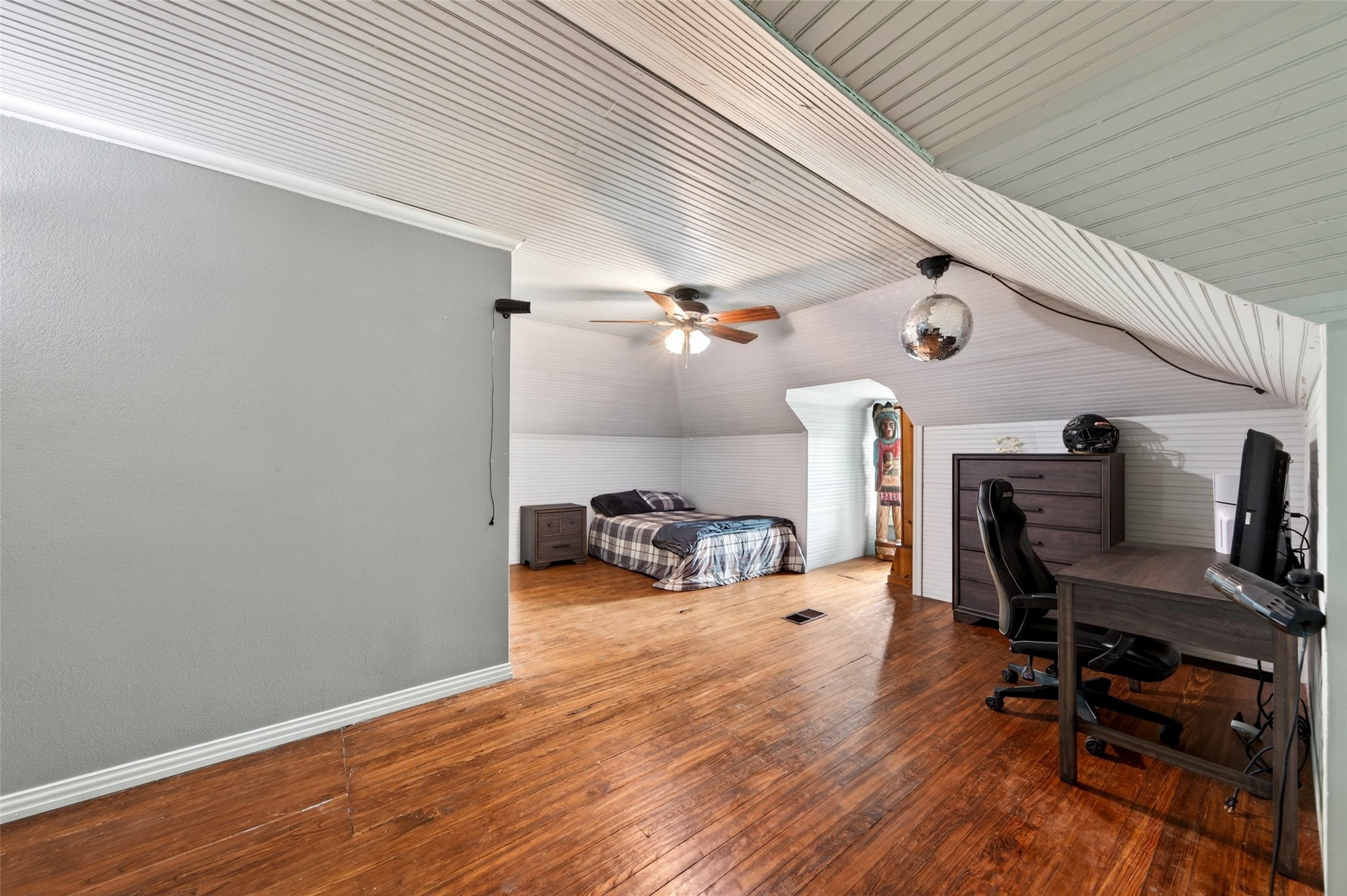 200 S Crane Street Alvord TX 76225