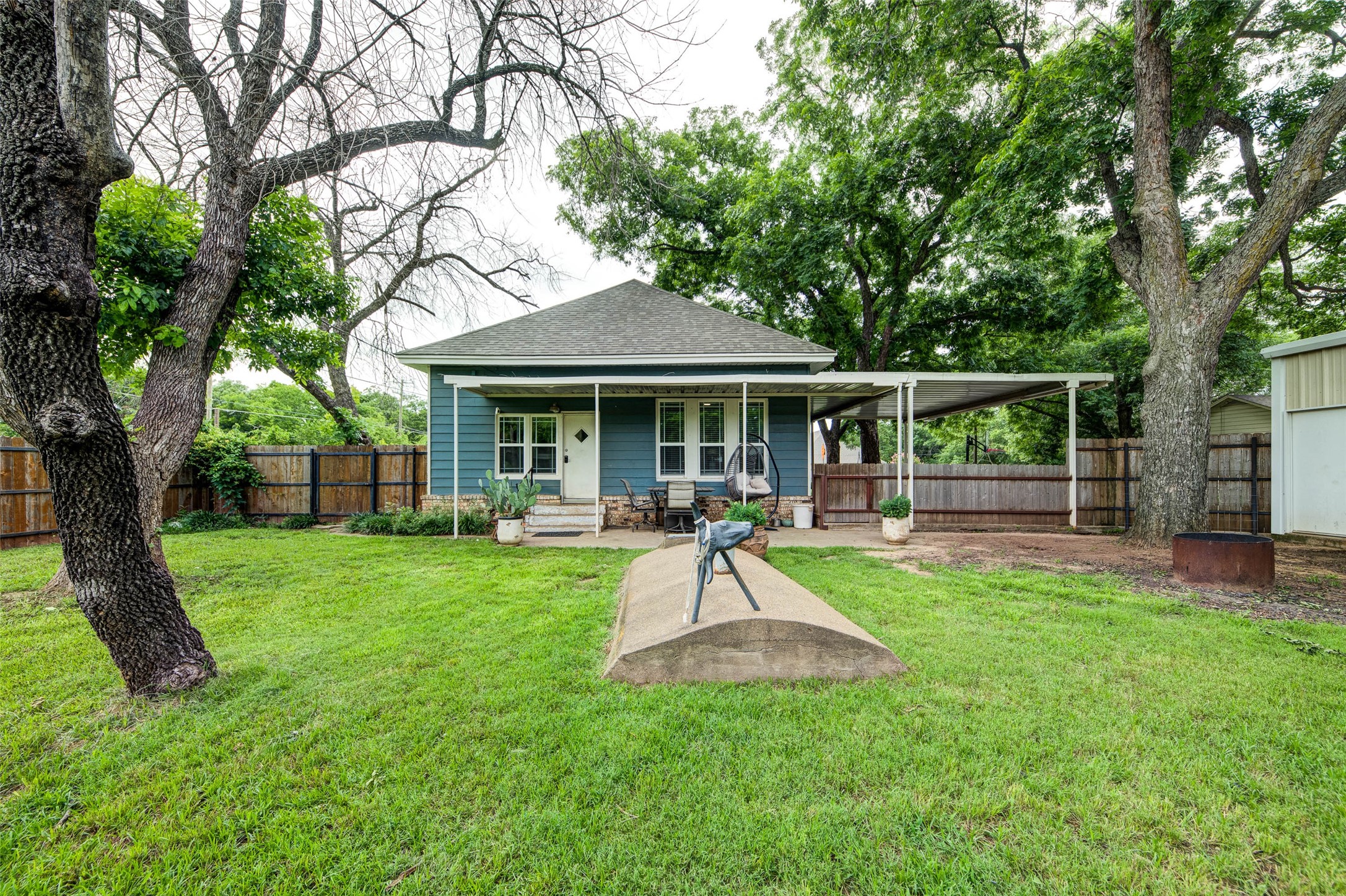 200 S Crane Street Alvord TX 76225