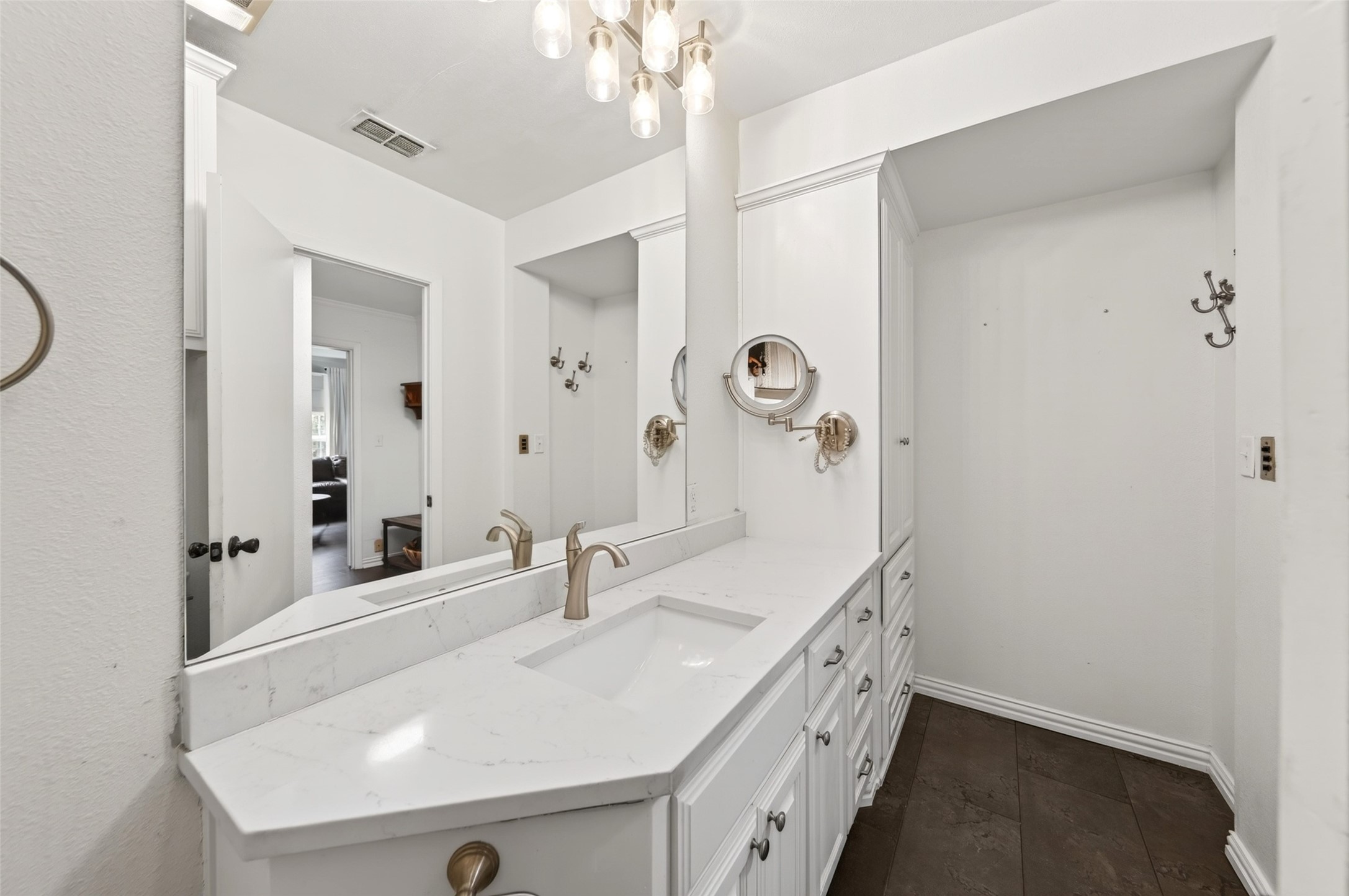 200 S Crane Street Alvord TX 76225