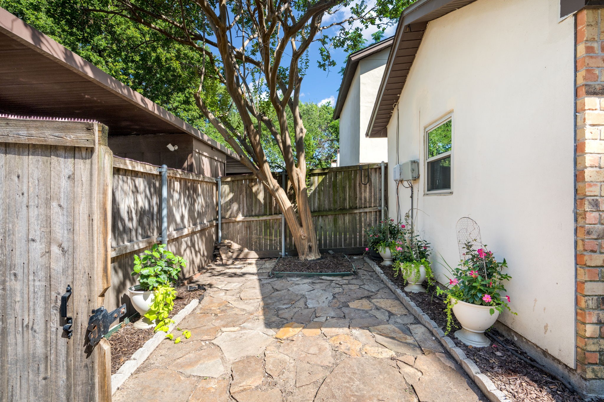 4822 Rollingwood Court Garland TX 75043