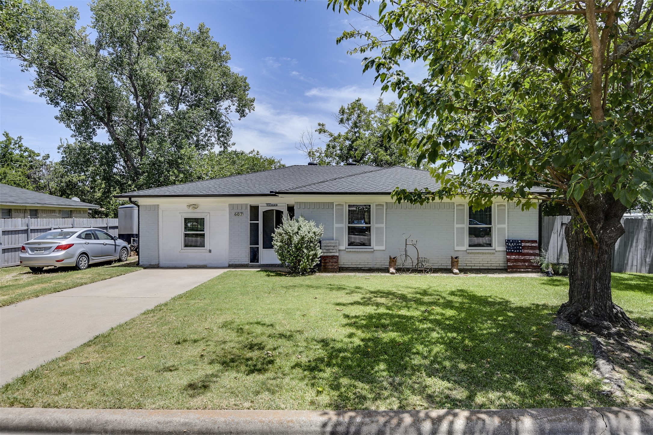 607 S Brazos Street Whitney TX 76692