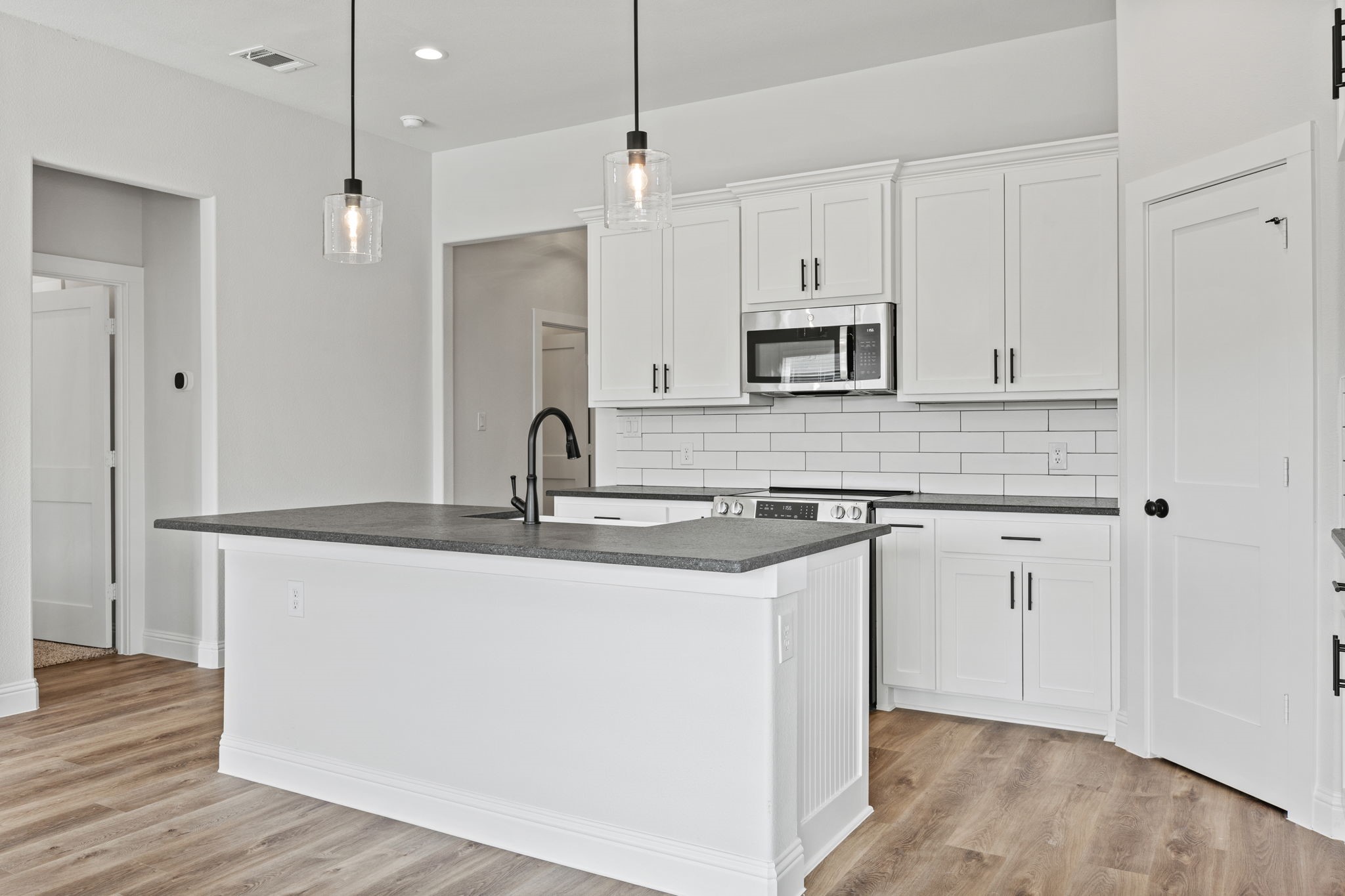 102 Maverick Trail Valley View TX 76272