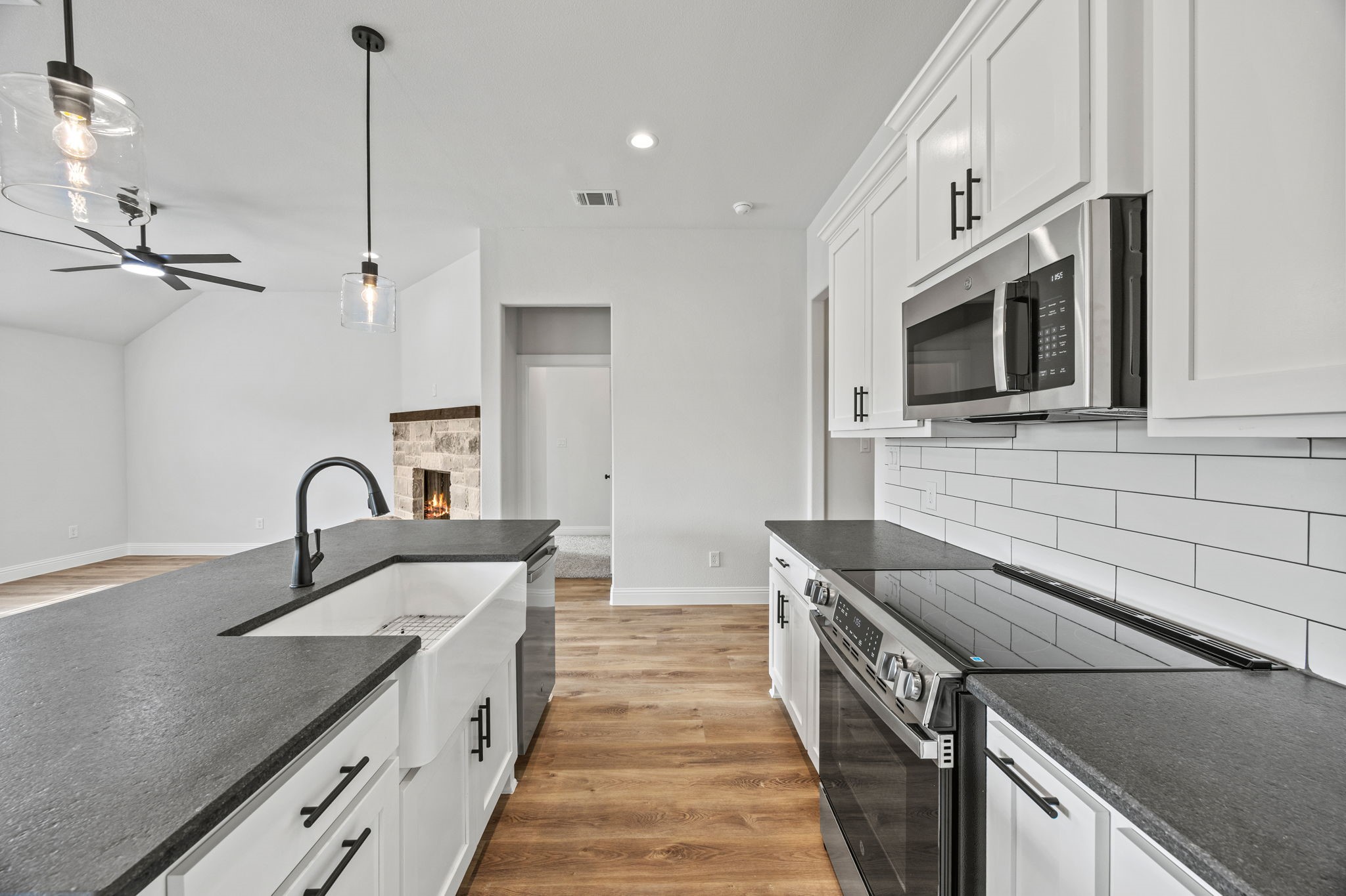 102 Maverick Trail Valley View TX 76272