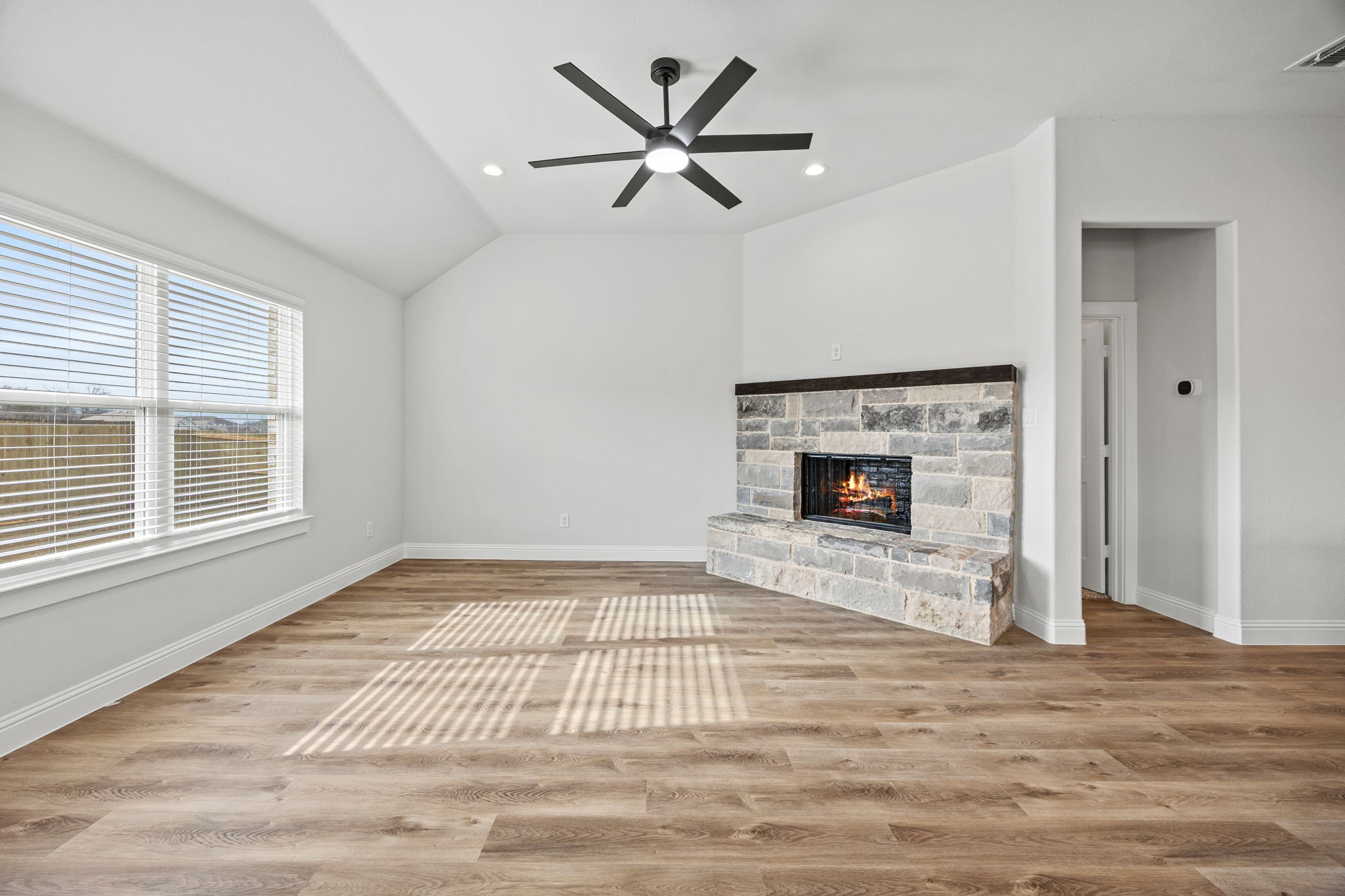 102 Maverick Trail Valley View TX 76272