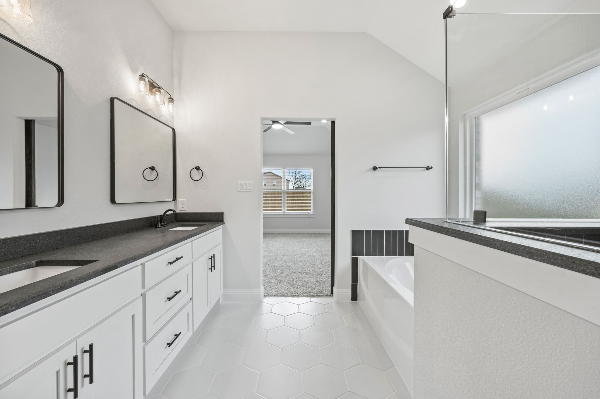 102 Maverick Trail Valley View TX 76272