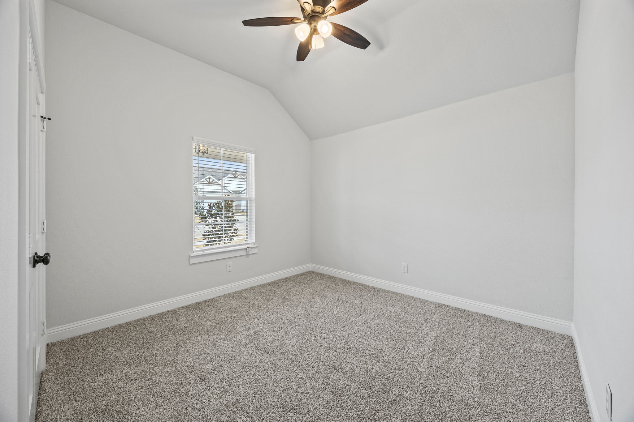 102 Maverick Trail Valley View TX 76272